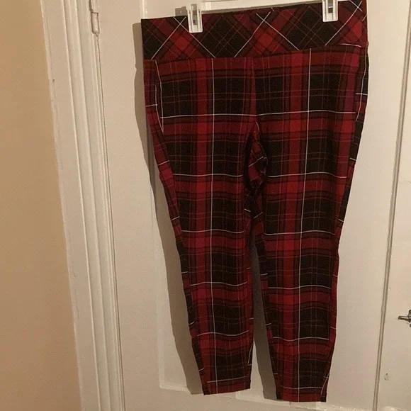 Torrid Luxe Ponte Red Leggings - Picture 4 of 5